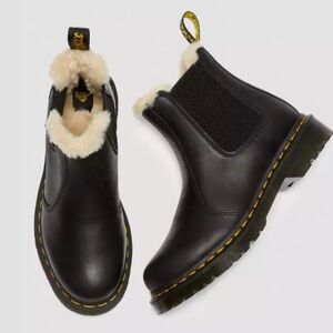 Dr. Martens 2976 Leonore Faux Fur Block Heel Lug Sole Chelsea Boots Size 6 NWT